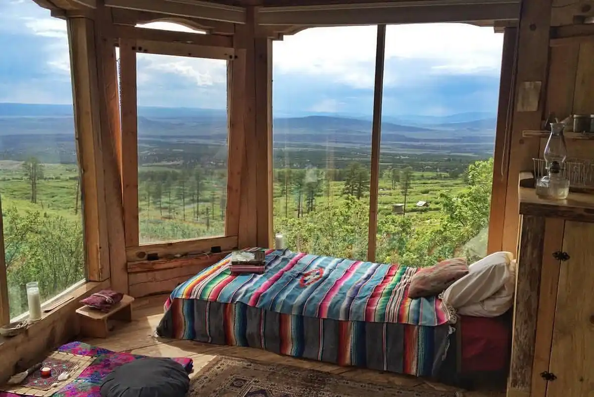 Уютная хижина с видом на горы