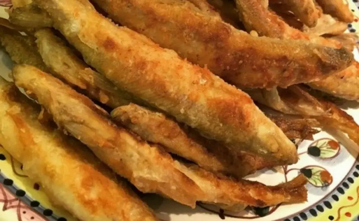 Кухня Петербурга: корюшка и пышки